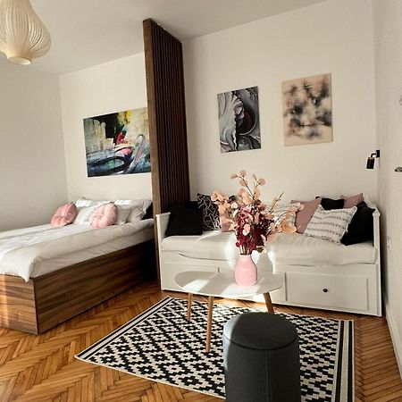 Balconia Sunny Apartment In Centre Of Belgrade Luaran gambar